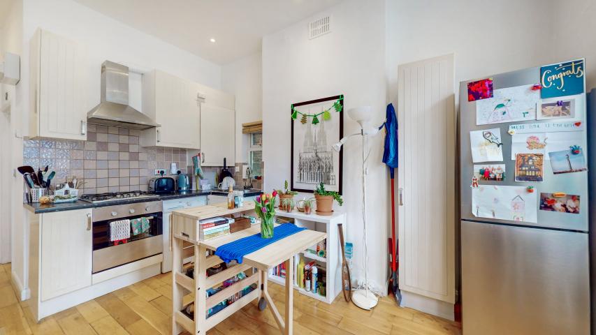 Stunning Apartment Streatley Road, Kilburn